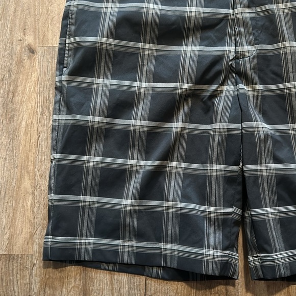 GREG NORMAN SHORTS SIZD(38) - Picture 3 of 11